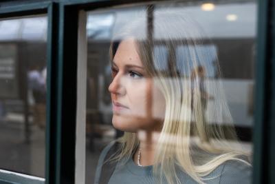 Claudia portræt, kørekort, tema om forskelsbehandling