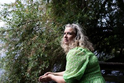 Viviann Lindhesgaard, portræt 2