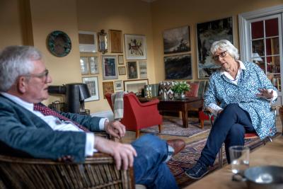 Billede af samtale mellem Søren Ulrik Thomsen og Anne Lindhardt