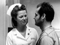 Billede fra Gøgereden: McMurphy og oversygeplejerske miss Ratched