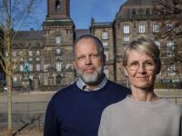 Torsten Bjørn Jacobsen, formand, Psykiatrifonden (tv), Marianne Skjold Larsen, administrerende direktør, Psykiatrifonden (th), 26. april 2022