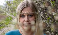 Claudia portræt 2, kørekort, tema om forskelsbehandling