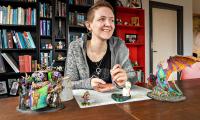 Emma maler Warhammer-figurer