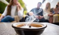 Cigaret, røg, lavet i Adobe Firefly