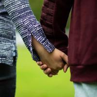 Børn, holder i hånd