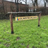 Holmstrupgård, skilt