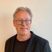 Per Hove, ekspert