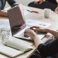 Studentermedhjælper, job, bærbar, analyse, arbejder