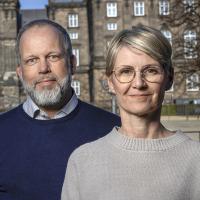 Torsten Bjørn Jacobsen, formand, Psykiatrifonden (tv), Marianne Skjold Larsen, administrerende direktør, Psykiatrifonden (th), 26. april 2022