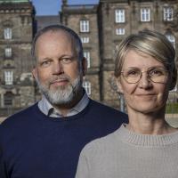 Torsten Bjørn Jacobsen, formand, Psykiatrifonden (tv), Marianne Skjold Larsen, administrerende direktør, Psykiatrifonden (th), 26. april 2022